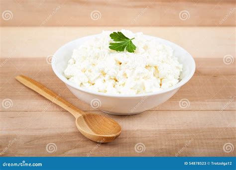 Ricotta fresca in ciotola