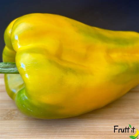 Peperoni gialli freschi e cotti