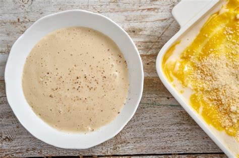 Preparazione della besciamella vegana in pentola