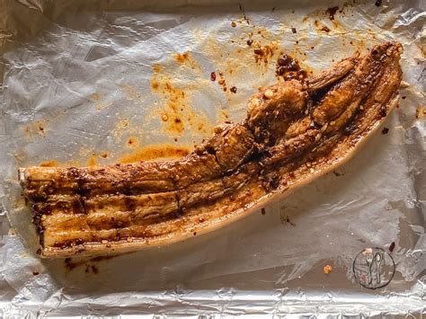 Pancetta di maiale croccante appena sfornata