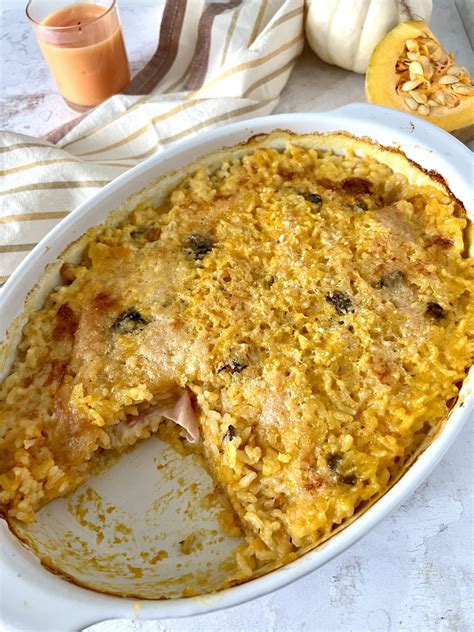 Pirofila con sformato di riso alla zucca e speck