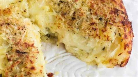 Primo piano di scamorza filante