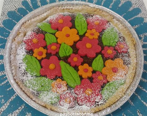 Una selezione di crostate colorate