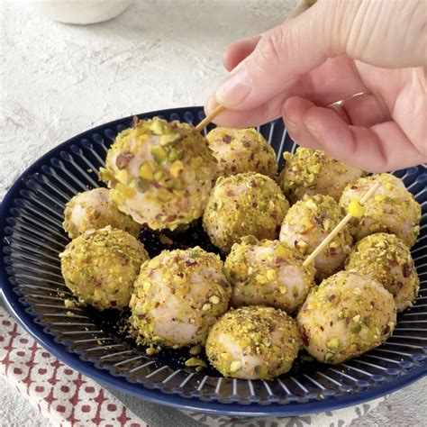 Polpettine di mortadella e ricotta con granella di pistacchio