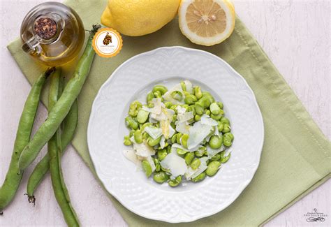 Immagine di un piatto di fave fresche