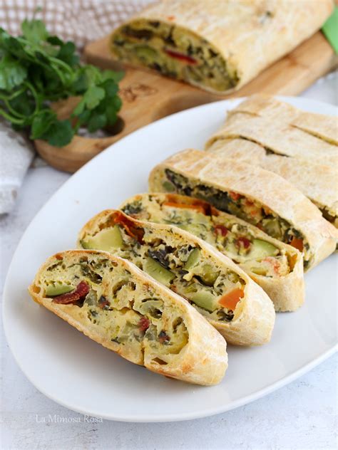 strudel salato con verdure e formaggio