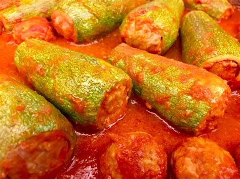 zucchine ripiene alla bolognese in una pirofila