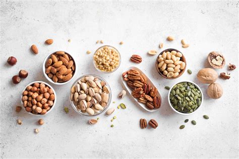 varietà di semi oleosi e frutta secca