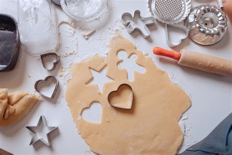 attrezzi per tagliare biscotti e formine