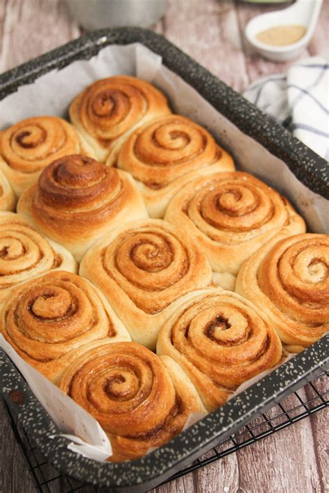 Girelle di cinnamon rolls pronte per essere infornate