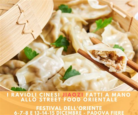 Ravioli cinesi freschi preparati a mano