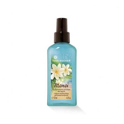 Bottiglia di Yves Rocher Acqua Profumata Mandorla e Mirtillo Rosso