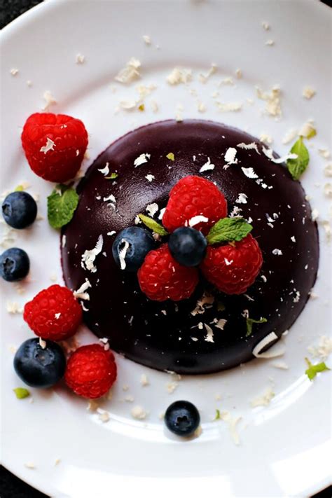 Ingredienti per la bavarese al cocco e frutti di bosco