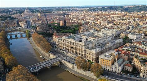 Vista aerea del quartiere Berceni con la zona della futura piazza