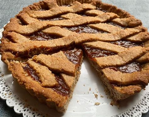 impasto per crostata integrale in una ciotola