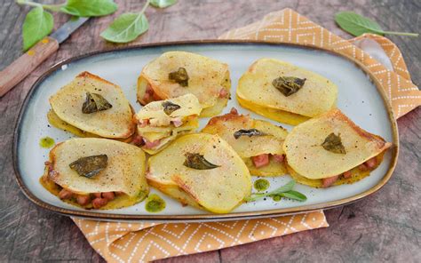 Saltimbocca di patate pronti per essere serviti