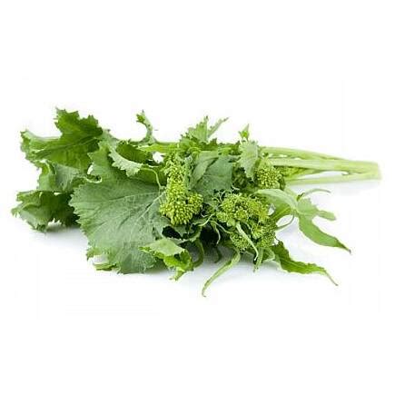 Broccoli friarielli freschi in un cesto