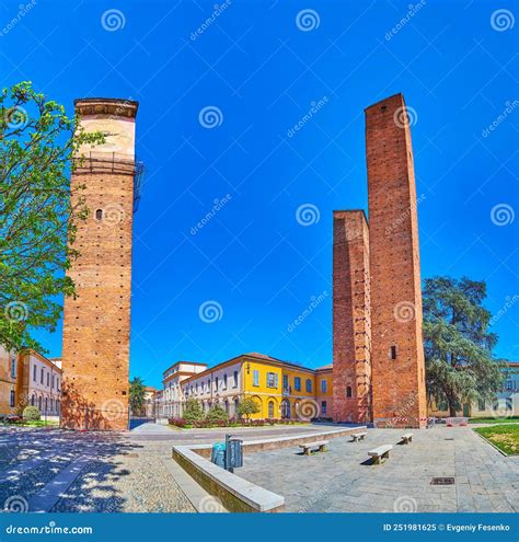 Panorama di Finalborgo con le sue mura medievali