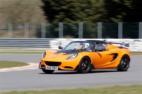 Lotus Elise in pista