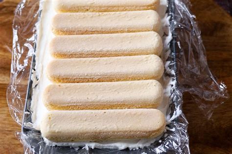 Immagine di uno stampo con strati di semifreddo