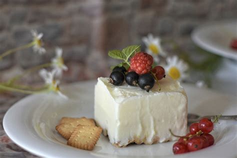 Immagine di un semifreddo alla vaniglia sformato