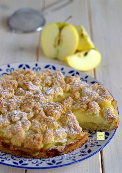 torta di mele decorata