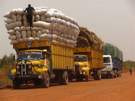Camion con carico ben fissato