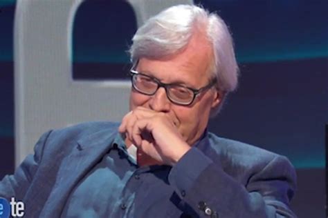 Vittorio Sgarbi in studio televisivo
