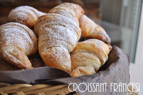 Croissant francese sfogliato