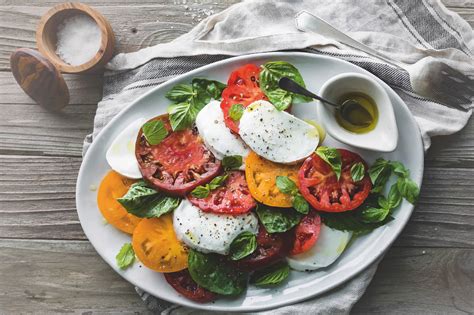 insalata caprese con mozzarella di bufala