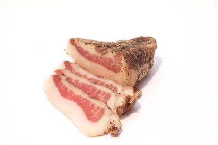 Guanciale affettato