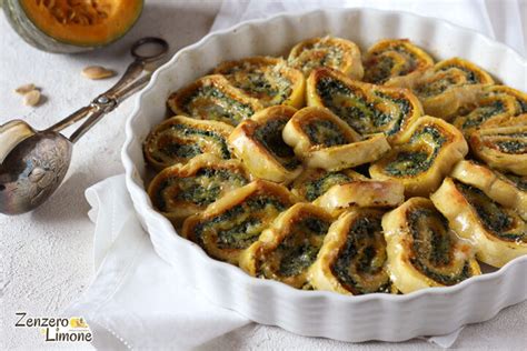 Zucca e spinaci in un piatto gratinato