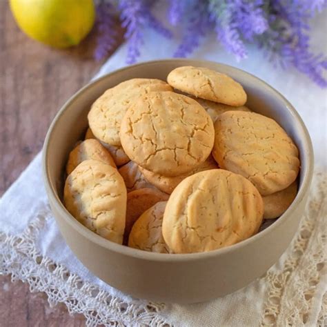Biscotti fatti in casa con ingredienti naturali