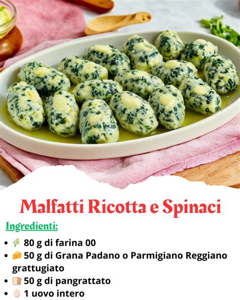 Ingredienti per il ripieno: ricotta, spinaci, noce moscata, pinoli