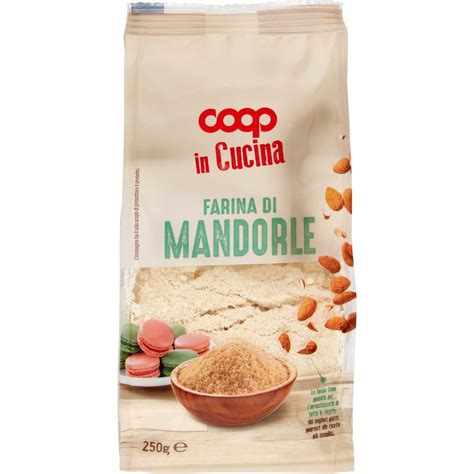 mandorle intere e farina di mandorle