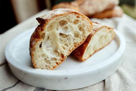 Pane ciabatta con alveolatura pronunciata