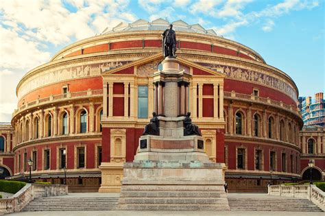 Florence Welch in un'esibizione al Royal Albert Hall di Londra nel marzo 2009