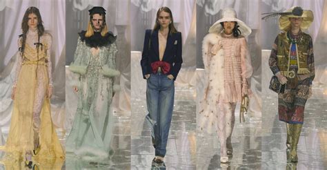 Florence Welch alla sfilata Valentino Pavillon des Folies il 29 settembre 2024 a Parigi