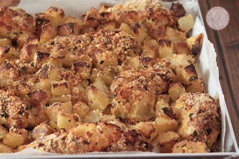 Petto di pollo gratinato al forno con patate