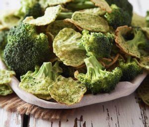 chips di gambi di broccolo