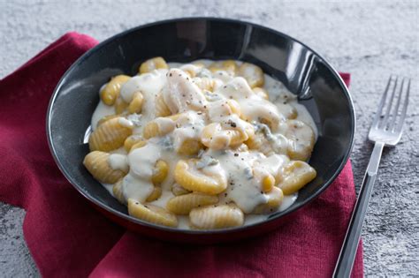 Gnocchi con crema di gorgonzola e pere
