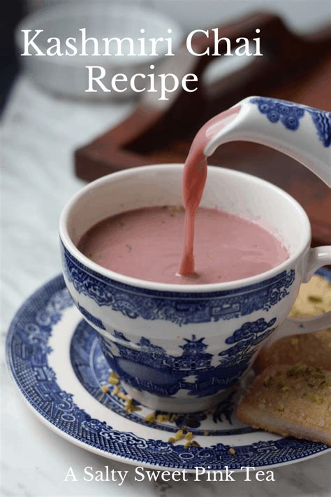 Immagine di una tazza di Kashmiri Chai rosa