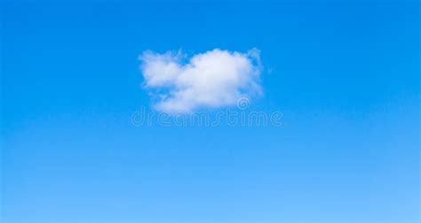 cielo azzurro limpido