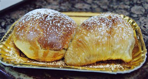 Confronto tra sfogliatella riccia e sfogliatella frolla