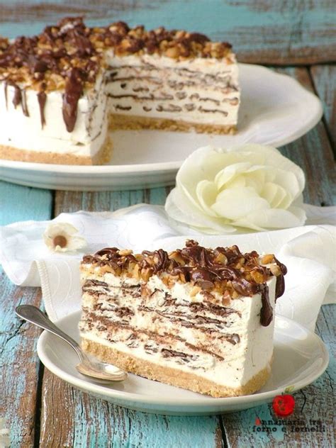 Torta semifreddo a più strati decorata