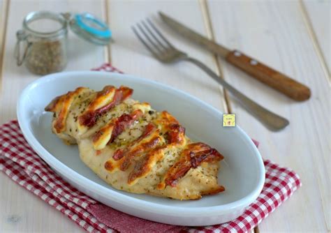 Ingredienti per il petto di pollo farcito