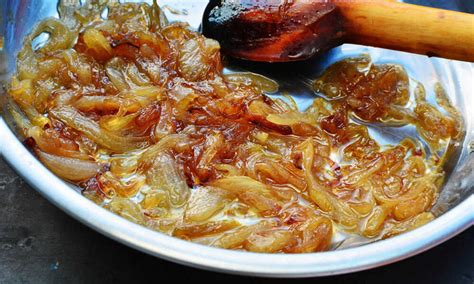 Cipolle caramellate in padella