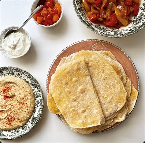 Tortillas di farina pronte per essere farcite