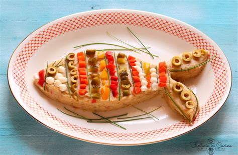 Ingredienti per il pesce finto: tonno, patate, capperi, maionese