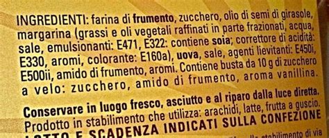 Bottiglia di limonata con etichetta degli ingredienti
